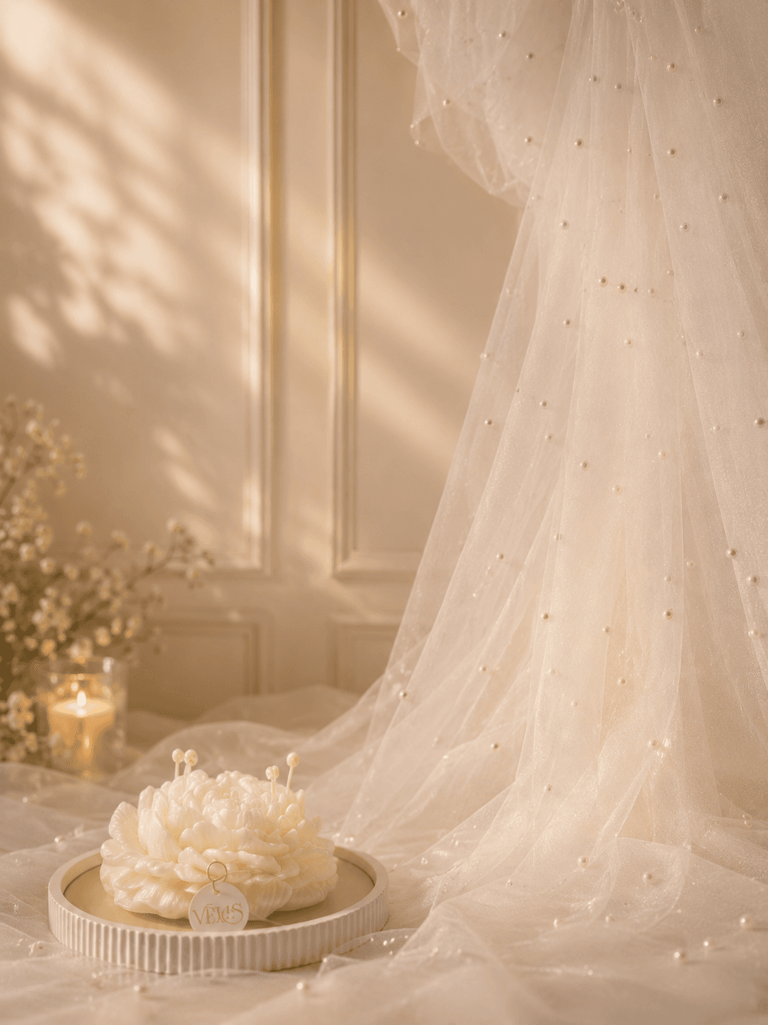 Peonía Velis blanca con velo de novia